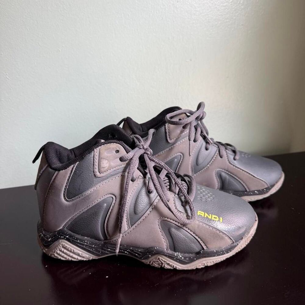 And1 Men's Grey and Black Trainers